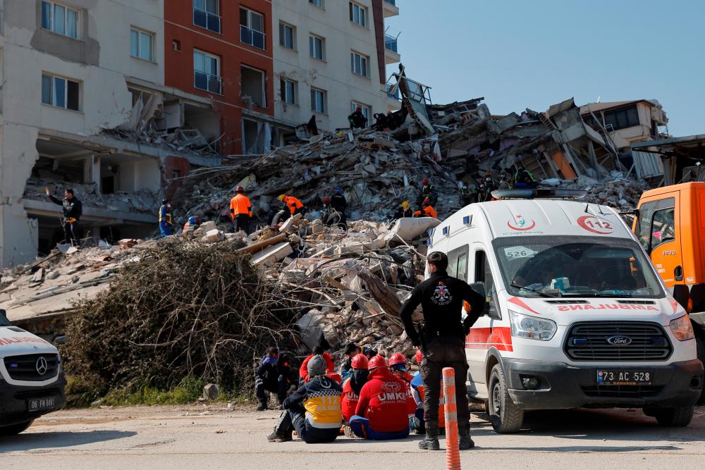Turkiye earthquake: Survivor who lost wife, sons bravely saves other victims