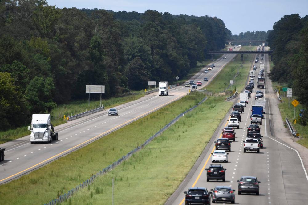 US Gulf coast braces as â extremely dangerousâ Hurricane Ida looms