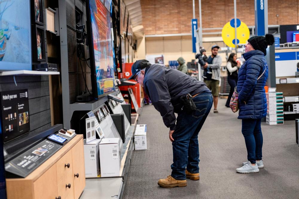 US consumer confidence in November falls to 4-month low
