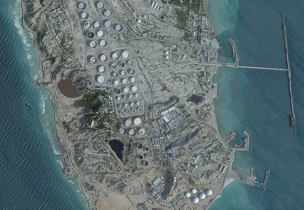 US strikes over 90 Iranian military targets on Kharg Island