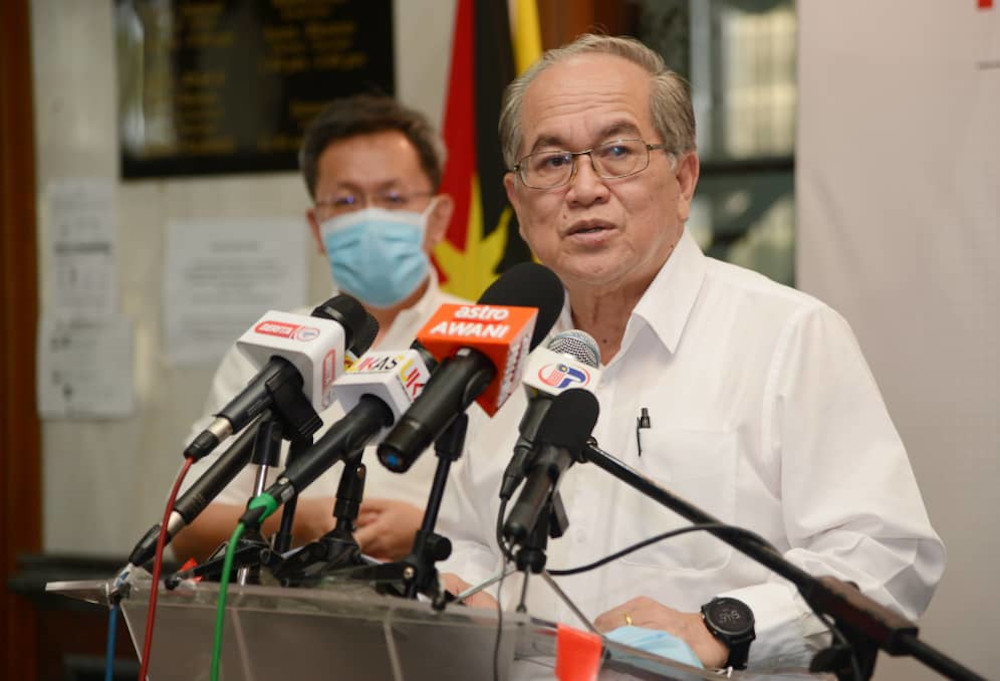 Uggah: Police to investigate employers bringing in illegal workers to Sarawak