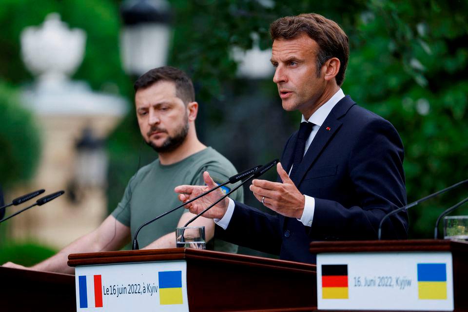 Ukraine airs ‘romantic’ video asking France for more guns