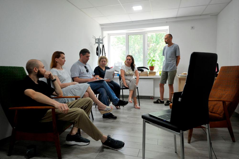 Ukrainians seek to heal war trauma at mental health clinic Ukrainians seek to heal war trauma at mental health clinic