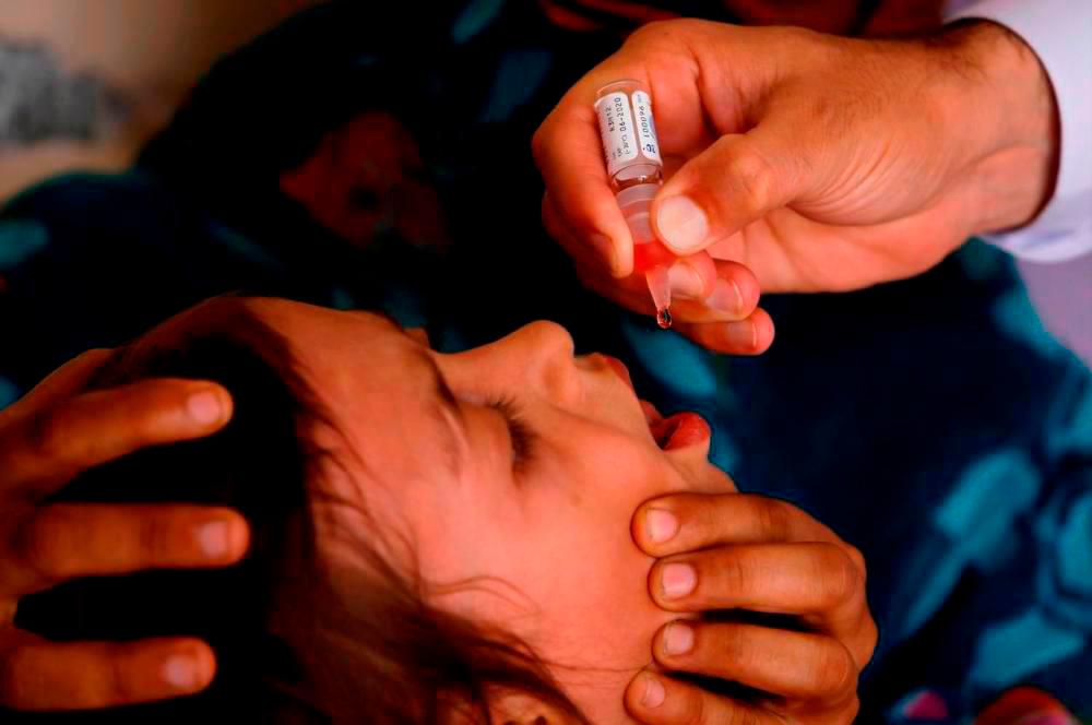 Vaksin baharu untuk rawat polio hasilkan 99% antibodi: Saintis Bangladesh Vaksin baharu untuk rawat polio hasilkan 99% antibodi: Saintis Bangladesh