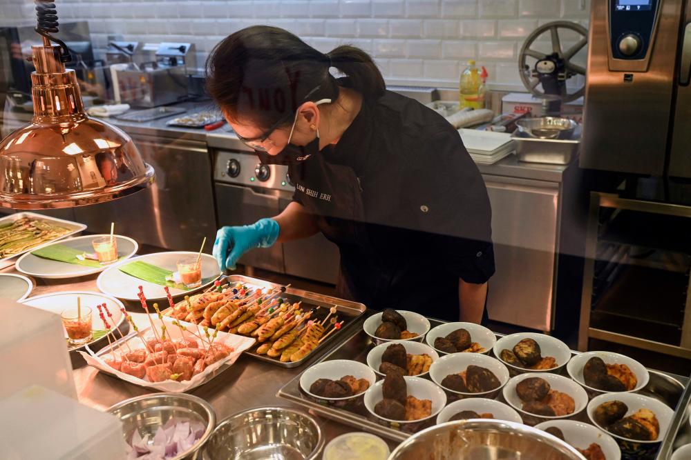 Veggie satay: Singapore lab cooks up Asian favourites, minus the meat