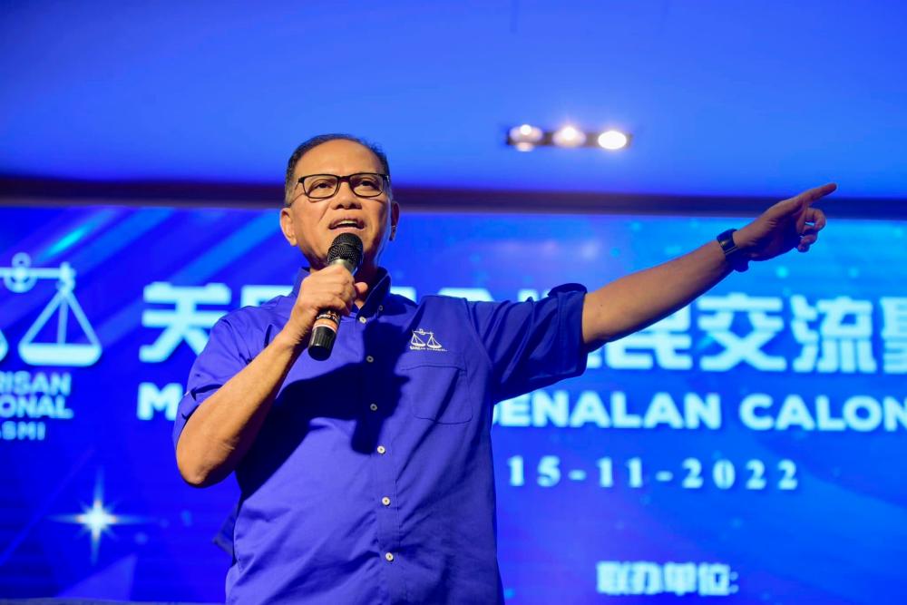 Wakil rakyat PH tandatangan SD sokong Wan Rosdy sebagai MB Pahang