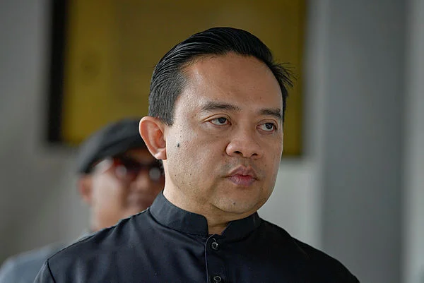 Wan_Saiful_questions_probe_linked_to_Daim_family_case Wan Saiful questions probe linked to Daim family case