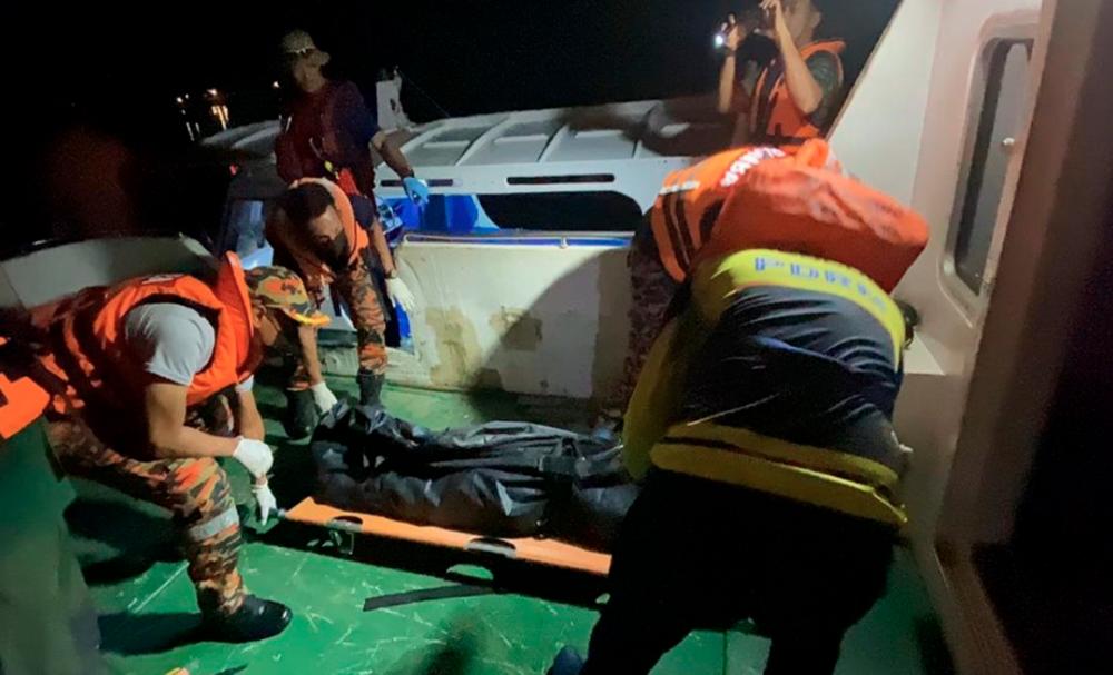 Wanita hilang ketika mandi di Pantai Penunjuk ditemukan lemas 