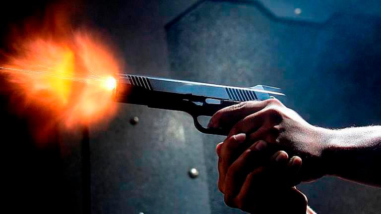 Woman dead after shooting on Alec Baldwin movie set: Police Woman dead after shooting on Alec Baldwin movie set: Police