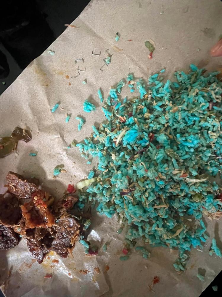 Woman finds 10 staples in nasi kerabu, food delivery app recalls dish immediately Woman finds 10 staples in nasi kerabu, food delivery app recalls dish immediately
