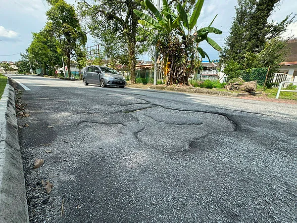 Works Ministry targets 24-Hour fix for Federal road potholes