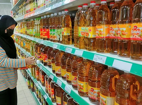 Drastically fewer complaints after subsidised cooking oil ban for foreigners