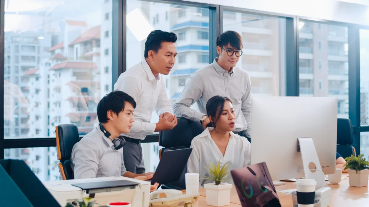 70 of Malaysians happy at work but lower-income earners still struggling - Report