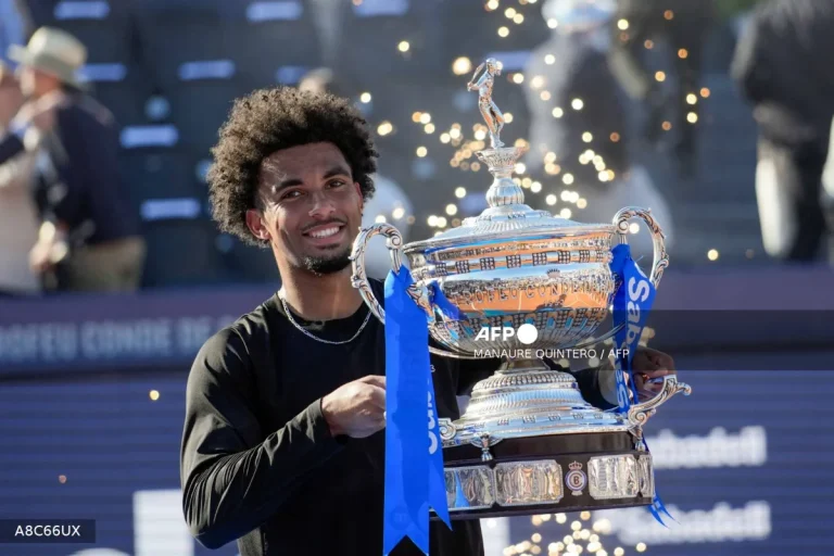 Arthur Fils claims Barcelona title ahead of French Open