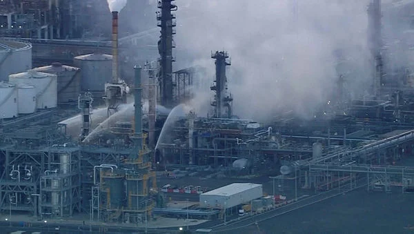 Australia refinery fire threatens petrol output amid supply fears Australia refinery fire threatens petrol output amid supply fears