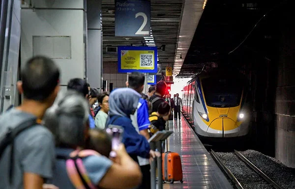 Clarification on crowd management at Komuter stations