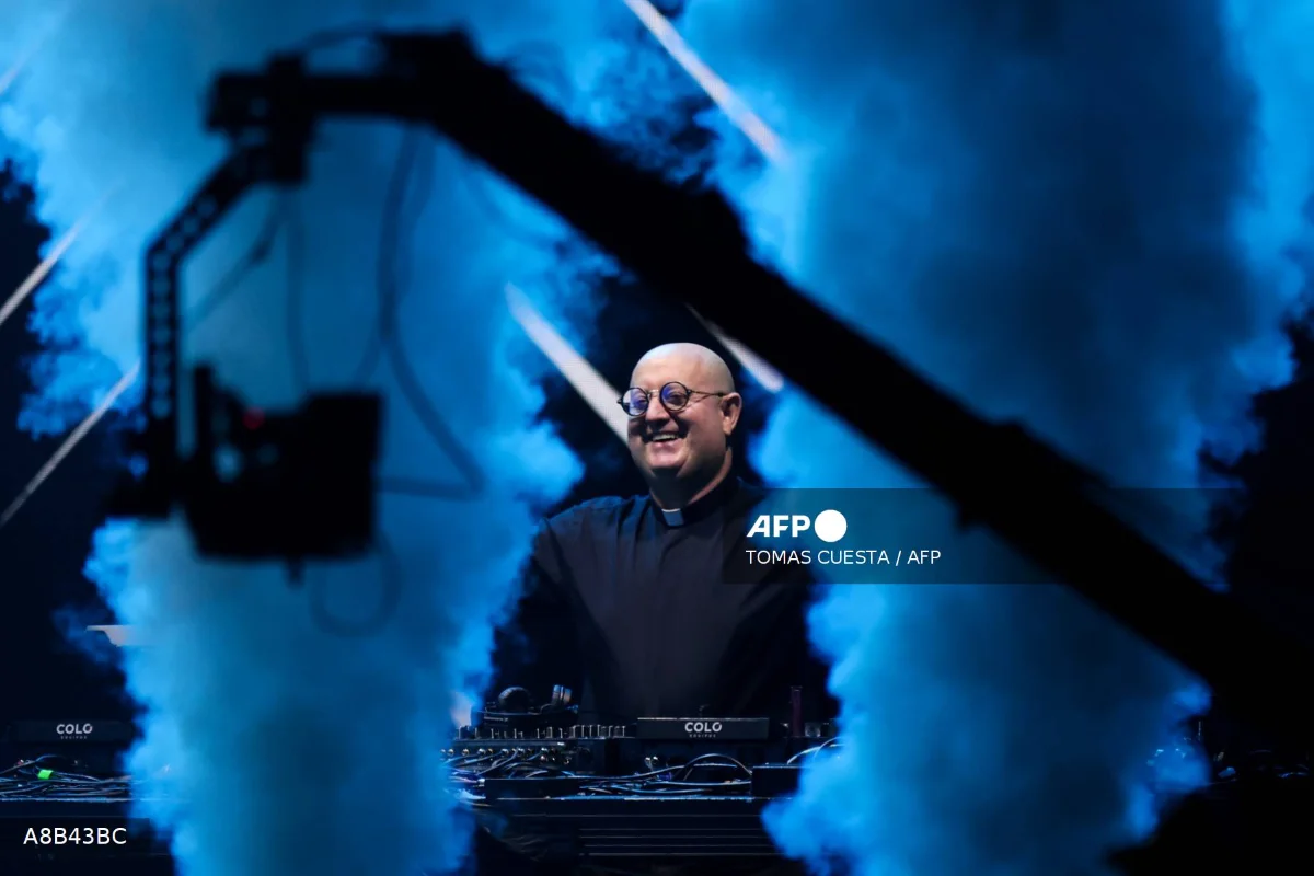 DJ priest mixes religion and rave in Buenos Aires tribute