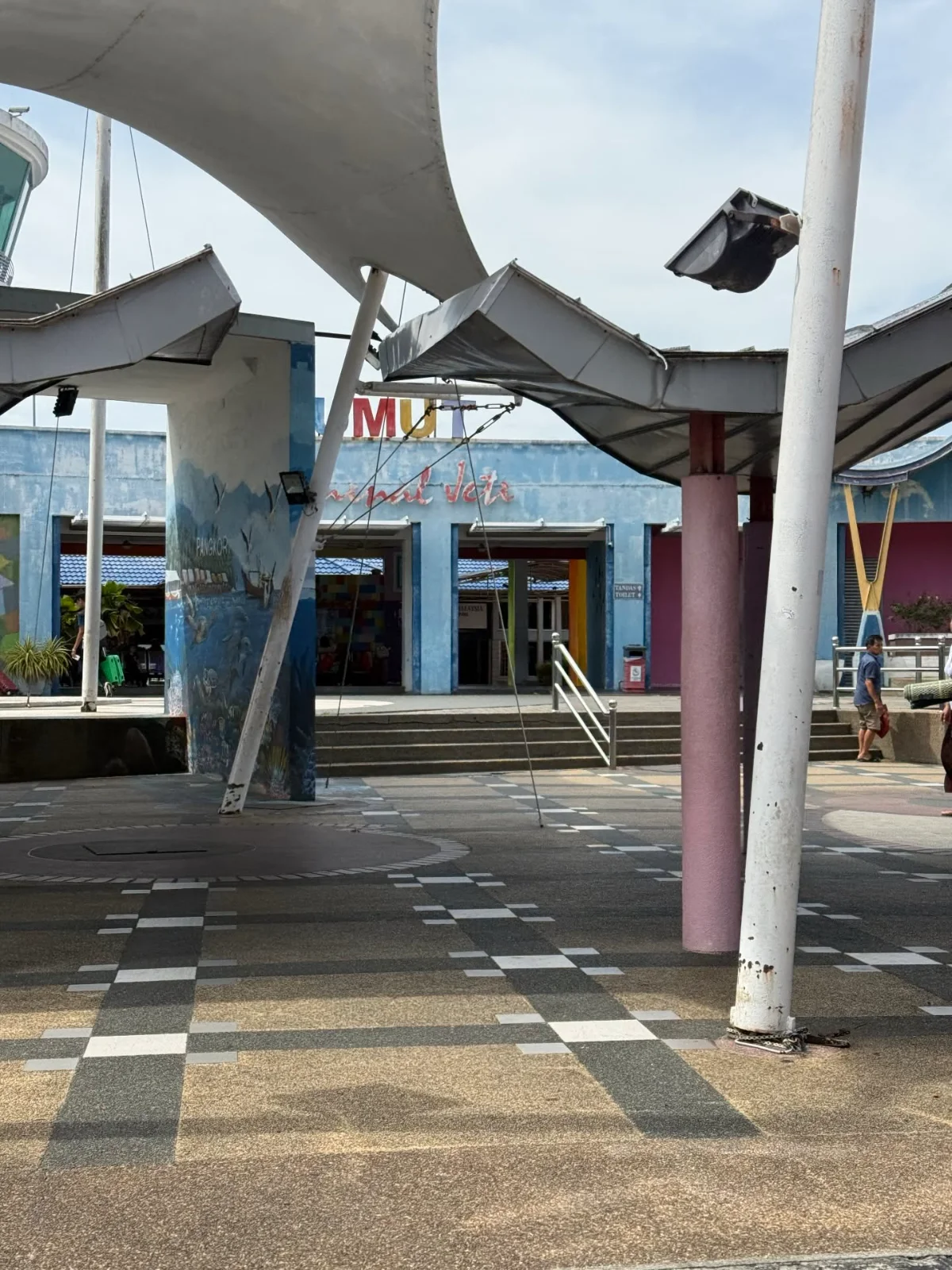 Everything is run-down - Disappointed Perakian speaks out over state of Lumut Jetty “Everything is run-down” - Disappointed Perakian speaks out over state of Lumut Jetty