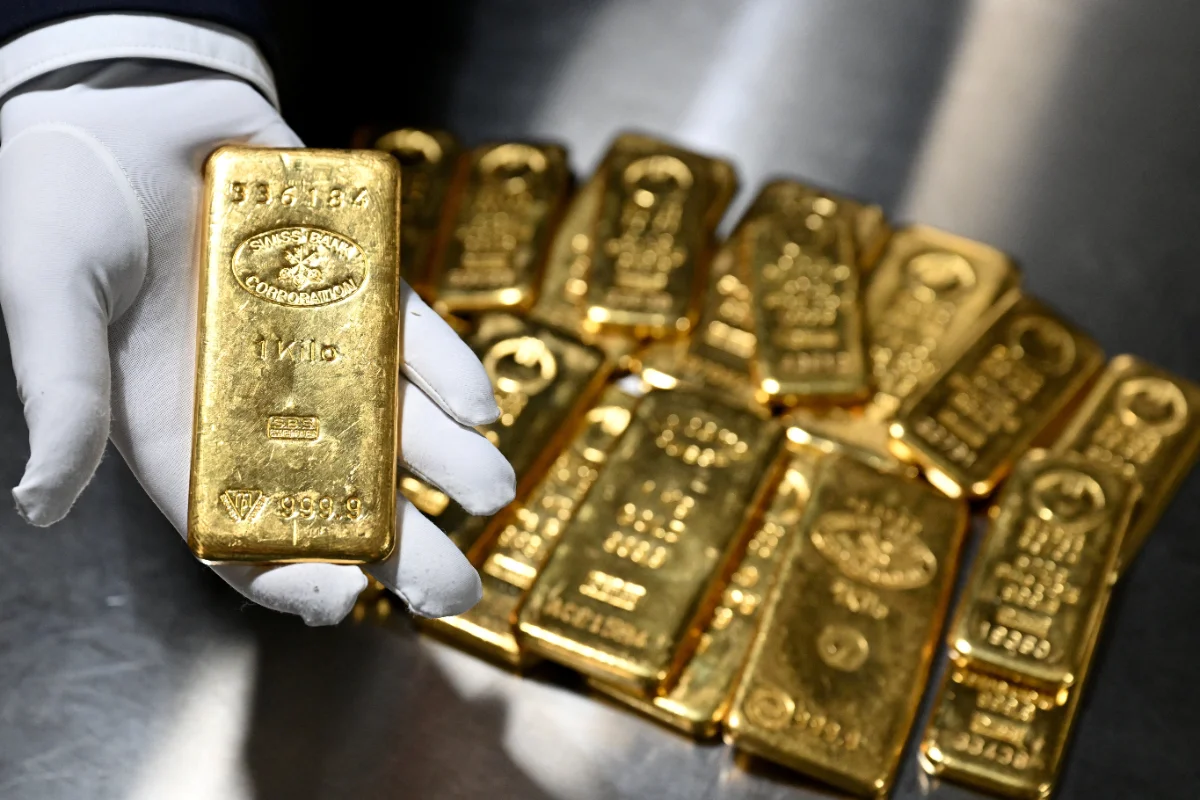 Gold up RM203 at RM56438 per gramme at 930am Gold up RM2.03 at RM564.38 per gramme at 9.30am