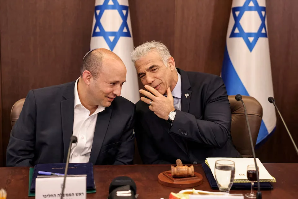 Bennett and Lapid join forces to challenge Netanyahu Bennett and Lapid join forces to challenge Netanyahu
