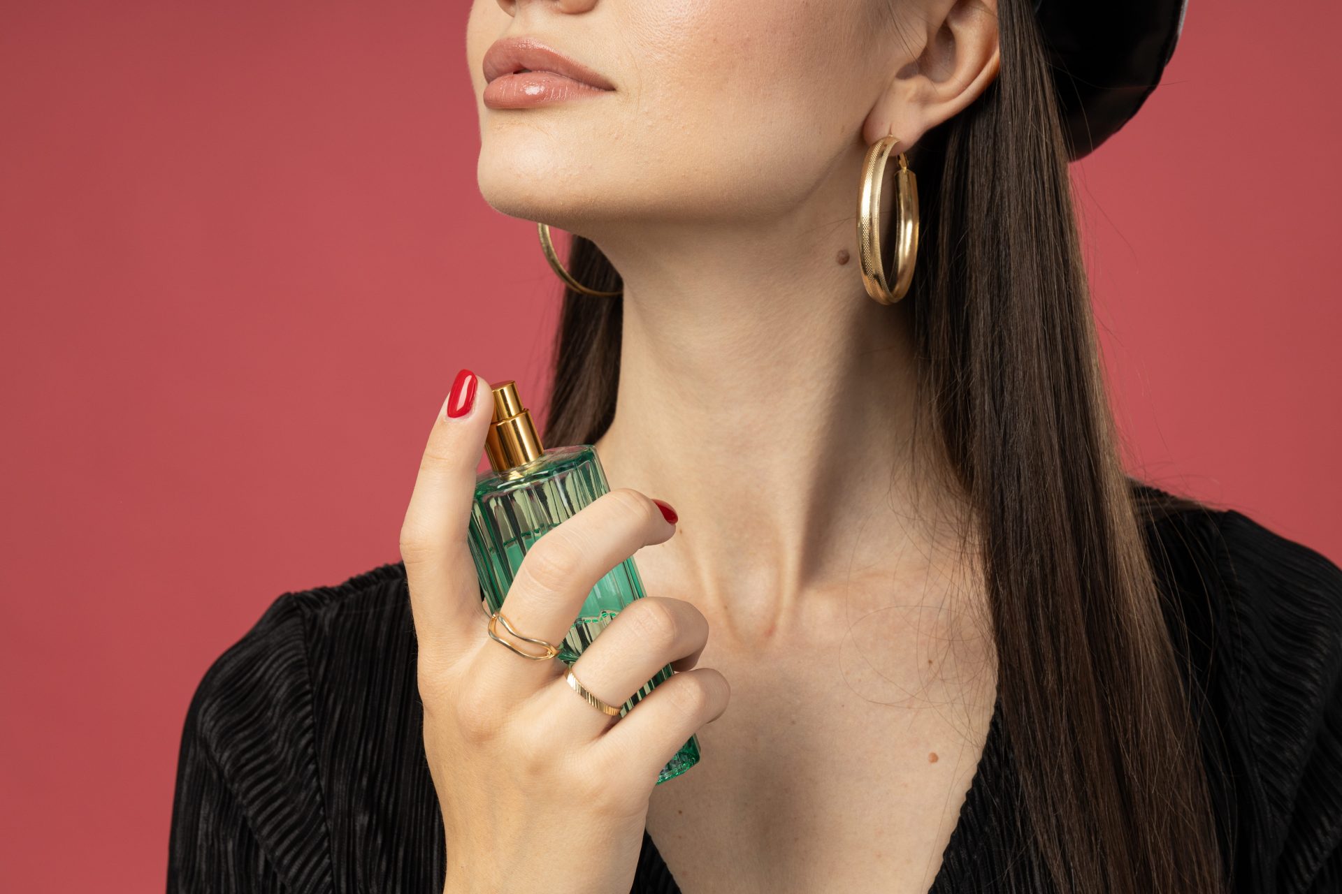 Fresh perfumes can be a signature for those who prefer mass appealing and inoffensive scents. Fresh perfumes can be a signature for those who prefer mass appealing and inoffensive scents.