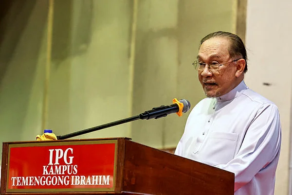 Government considers monthly allowance for Form Six students