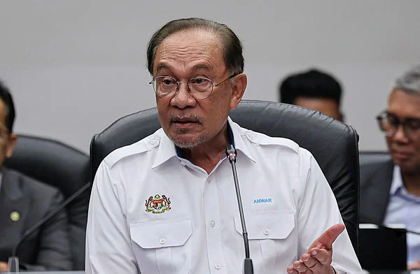 KL75_210422026_PM_KEWANGAN PM to visit Sandakan fire site, meet displaced residents