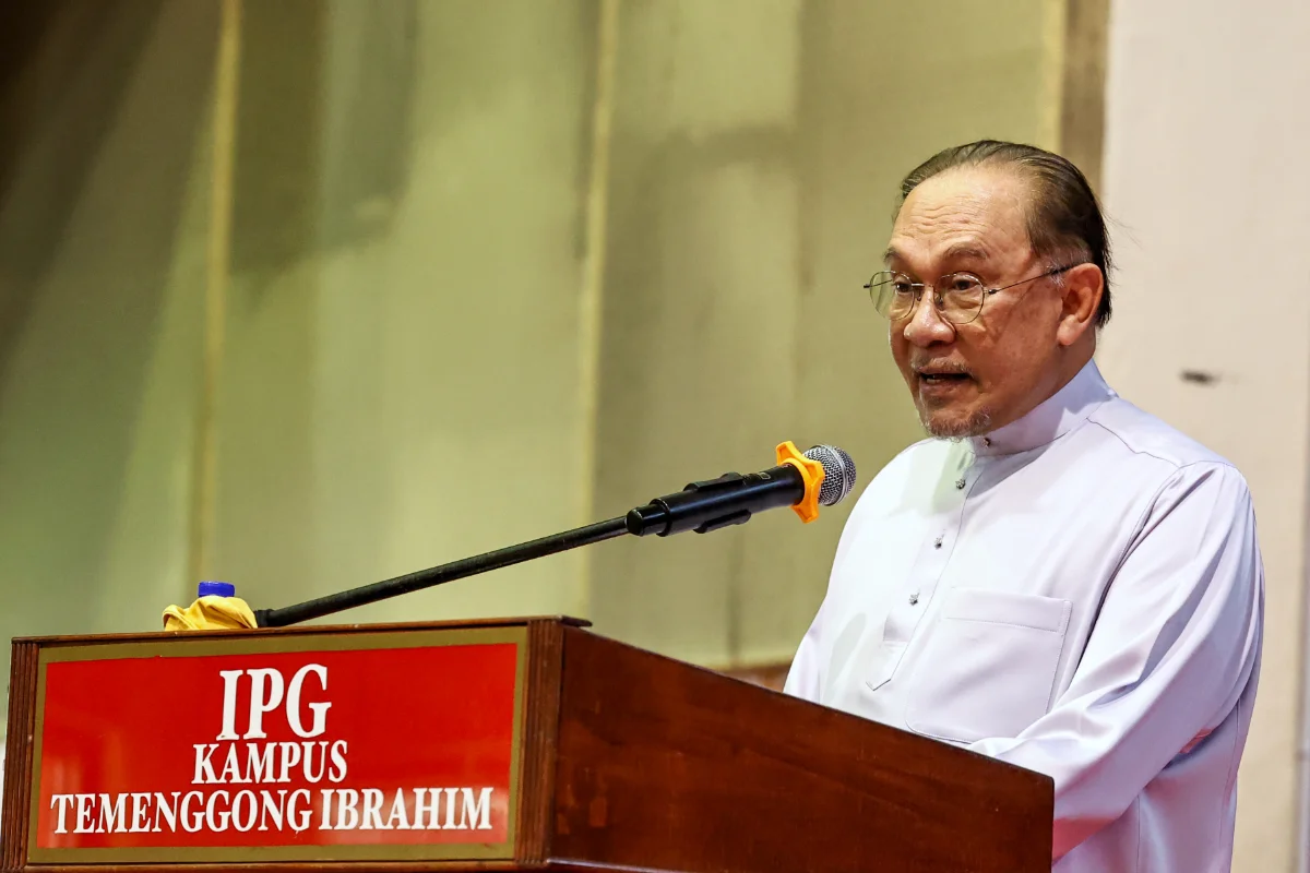 MACC Chief Commissioner candidate list presented to King - PM Anwar MACC Chief Commissioner candidate list presented to King - PM Anwar
