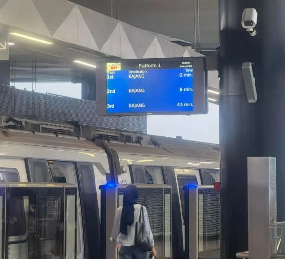 ‘Moves like a sloth’: Malaysian commuter blast frequent MRT delays and dangerous overcrowding