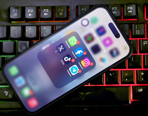 Malaysians warned against illegal social media debates Malaysians warned against illegal social media debates