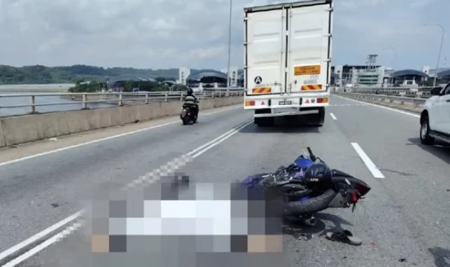 Motorcyclist killed, wife injured in Johor highway crash