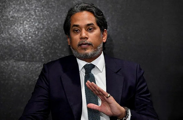 Khairy returns to Umno with pledge to serve and strengthen party