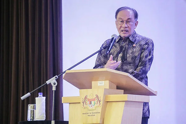 PM Anwar open to ministerial pay cuts if economy worsens PM Anwar open to ministerial pay cuts if economy worsens