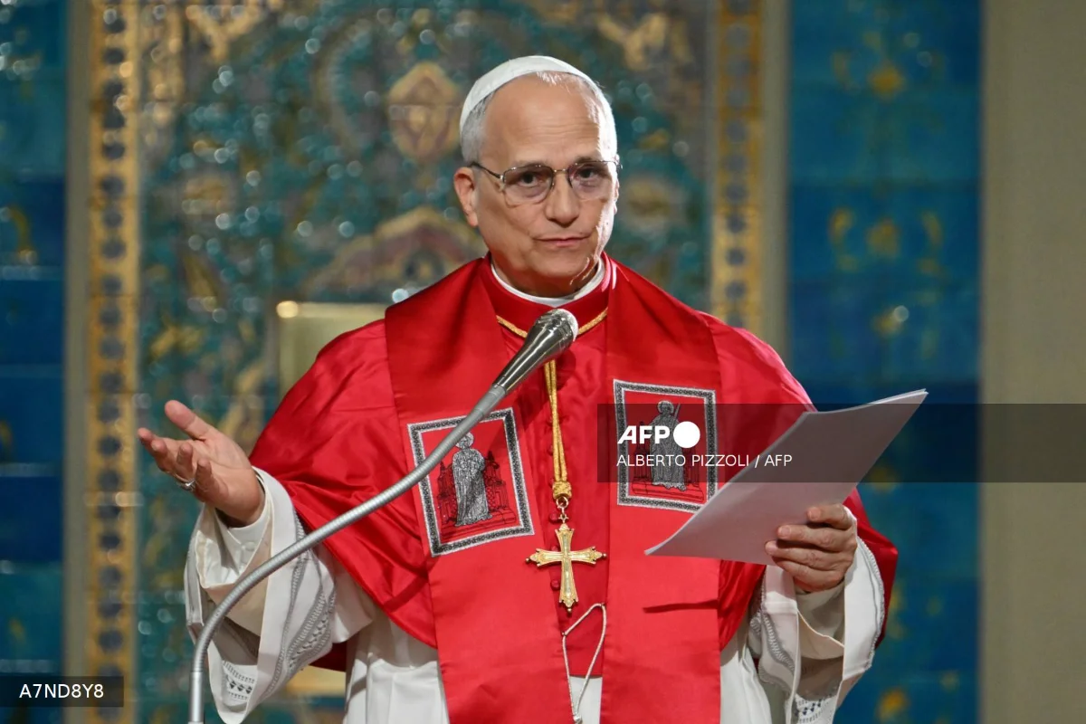 Pope says doesn't fear Trump, has 'moral duty to speak out' against war