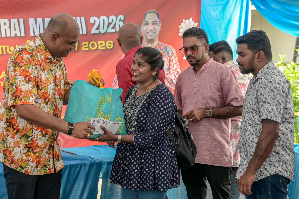 Ramanan distributes 300 food baskets for Tamil New Year