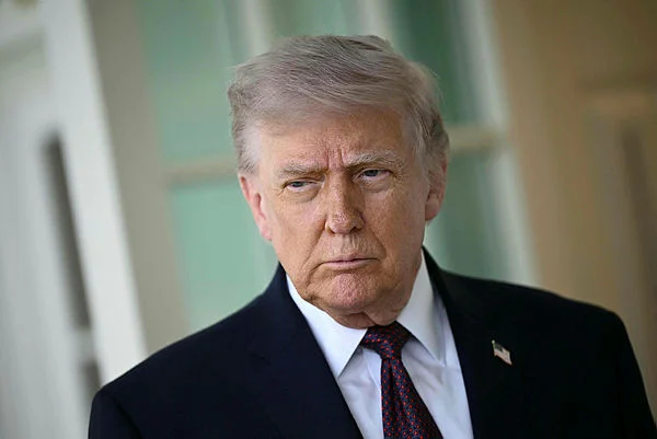 TOPSHOTS-TOPSHOT-US-POLITICS-TRUMP Trump says Iran talks may resume as Israel, Lebanon open direct track