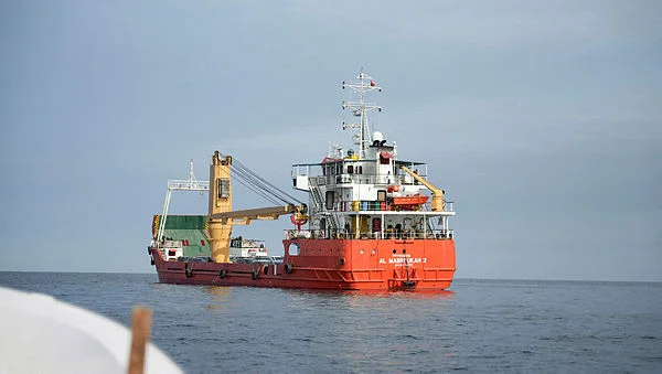 US targets Irans oil shipping network with new sanctions US targets Iran's oil shipping network with new sanctions