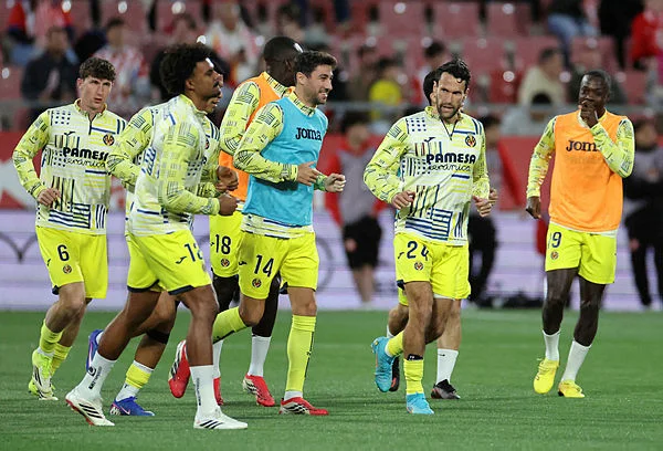 Villarreal hold on to third after draw with Oviedo