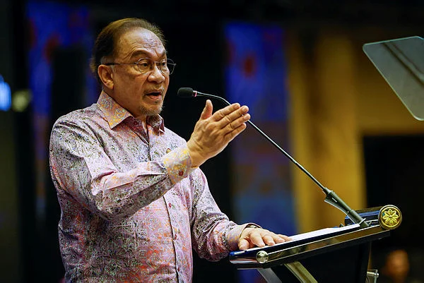 PM Anwar chairs Pasir Puteh district development meeting