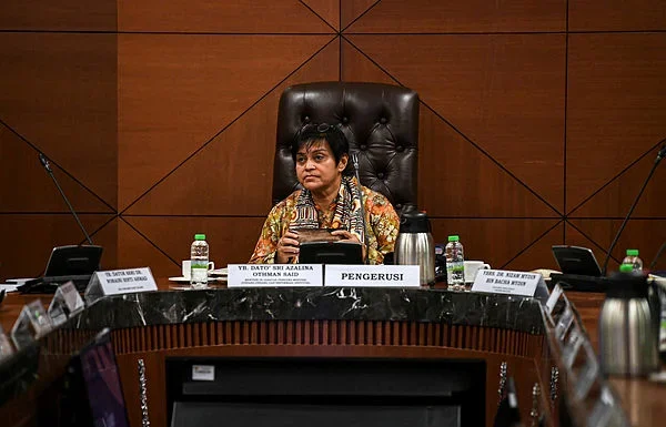 Parties must submit written stance on AG-prosecutor split