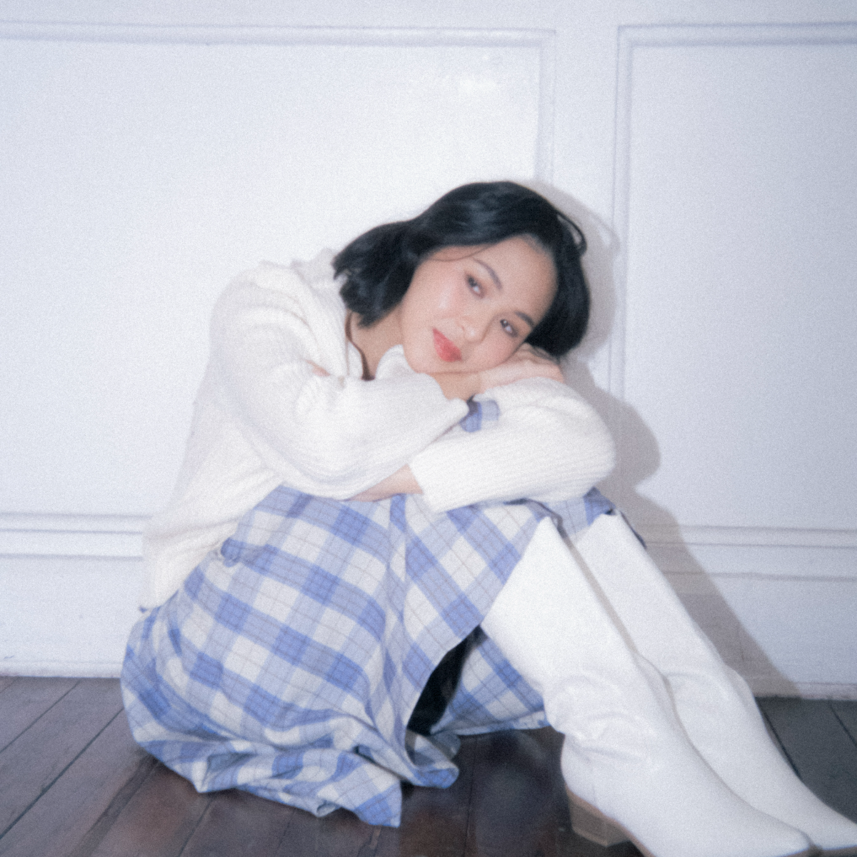 Clara Benin explores love in new EP Clara Benin The EP draws from the duality of rainy days, capturing feelings that are both heavy and comforting.