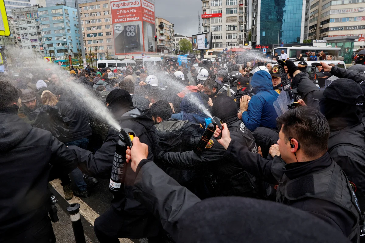 Turkish police fire tear gas, arrest hundreds at Istanbul May Day rallies