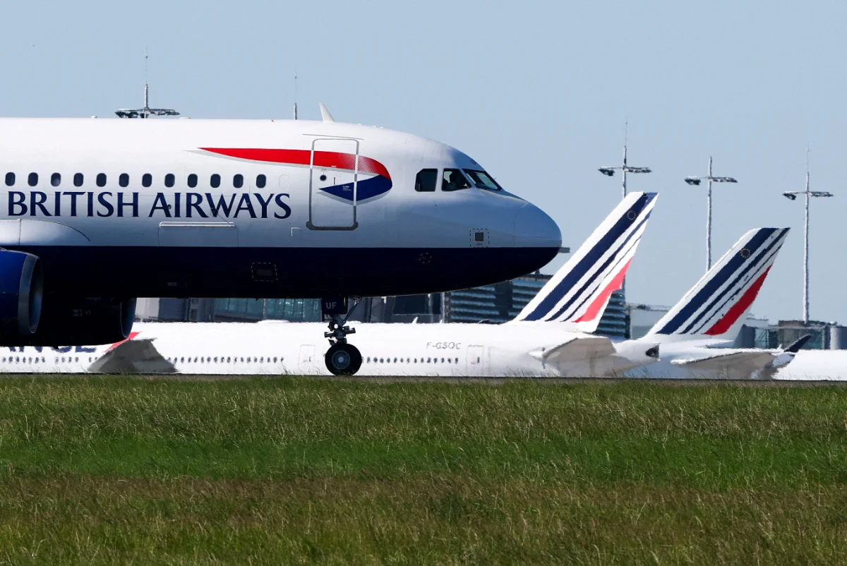 Middle East war to hit British Airways owner profits