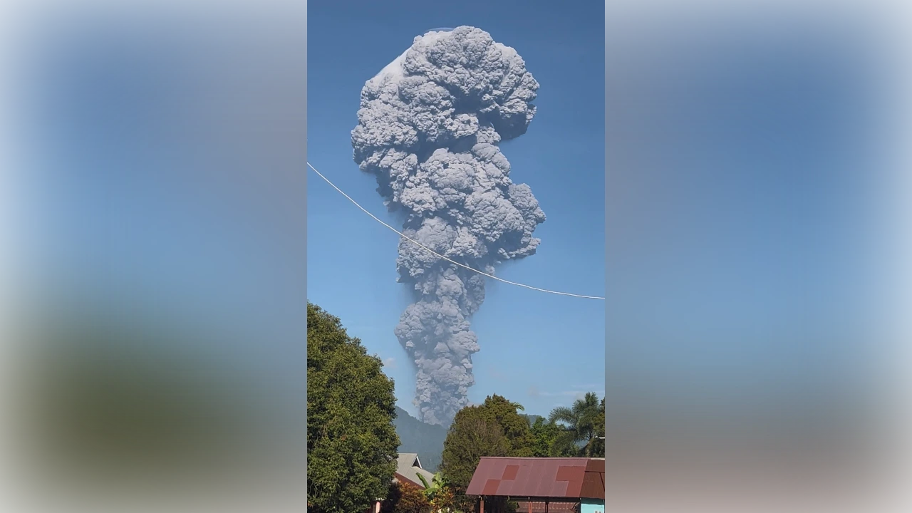 Three hikers dead in Indonesia volcano eruption Three hikers dead in Indonesia volcano eruption