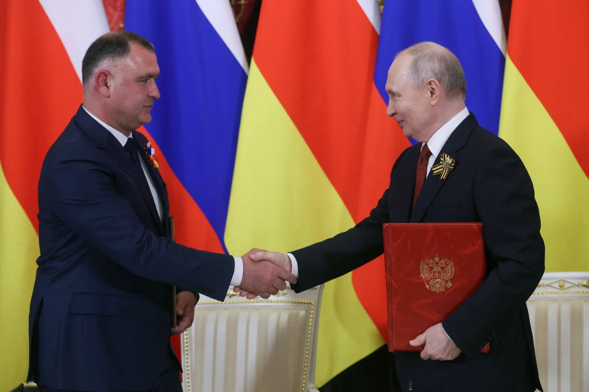 2026-05-09T194747Z_142815752_RC2T5LAYIV5T_RTRMADP_3_RUSSIA-GEORGIA-SOUTH-OSSETIA Putin says he thinks Russia-Ukraine war is coming to an end