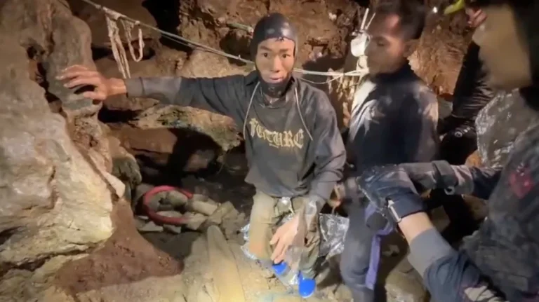 Complicated cave systems hindering effort to save Lao miners, says Malaysian diver