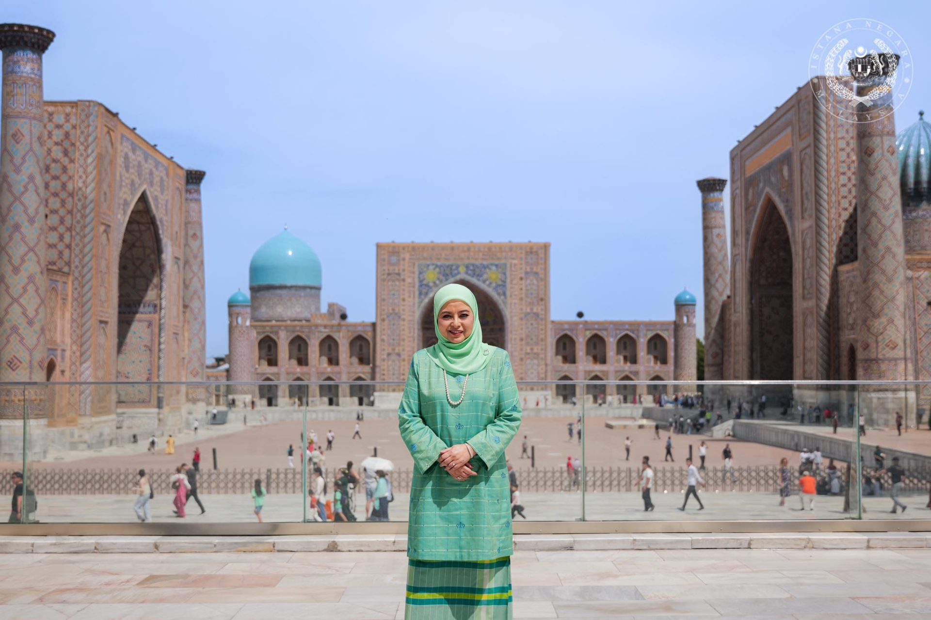 Queen admires Uzbekistan's Islamic heritage and hospitality Queen admires Uzbekistan's Islamic heritage and hospitality
