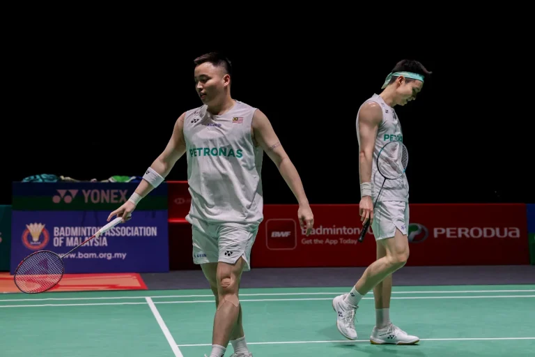 Aaron-Wooi Yik outmatched by China pair's speed and power