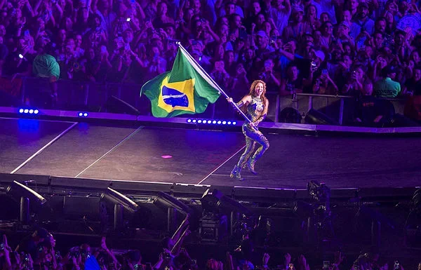 Under full moon, Shakira thrills 2 million fans on Rio's Copacabana beach