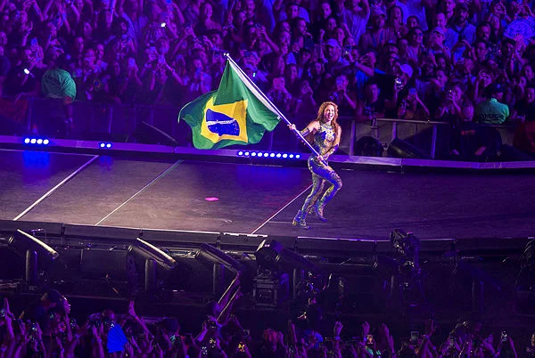 Under full moon, Shakira thrills 2 million fans on Rio's Copacabana beach